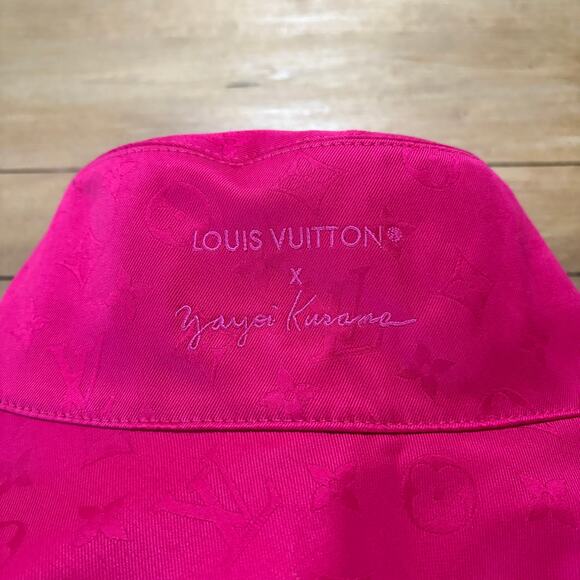 NWT Louis Vuitton x Yayoi Kusama Reversible Infinity Dot Bucket Hat BLK Fuchsia main image 11